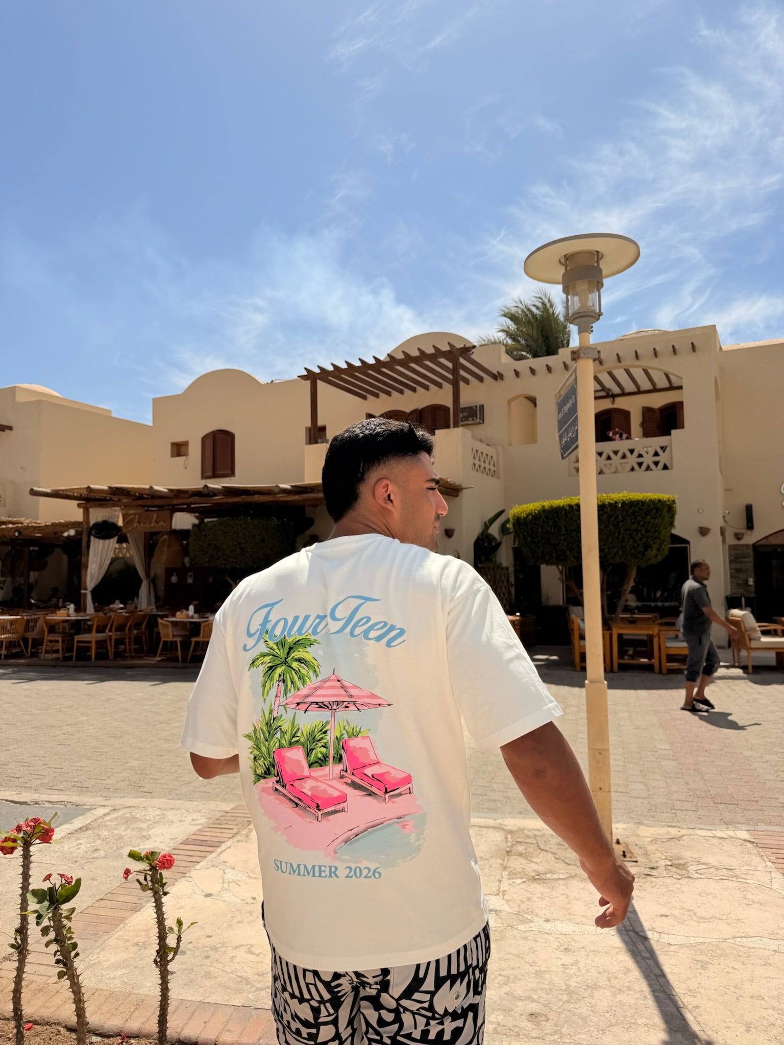 BEACH WHITE T-SHIRT