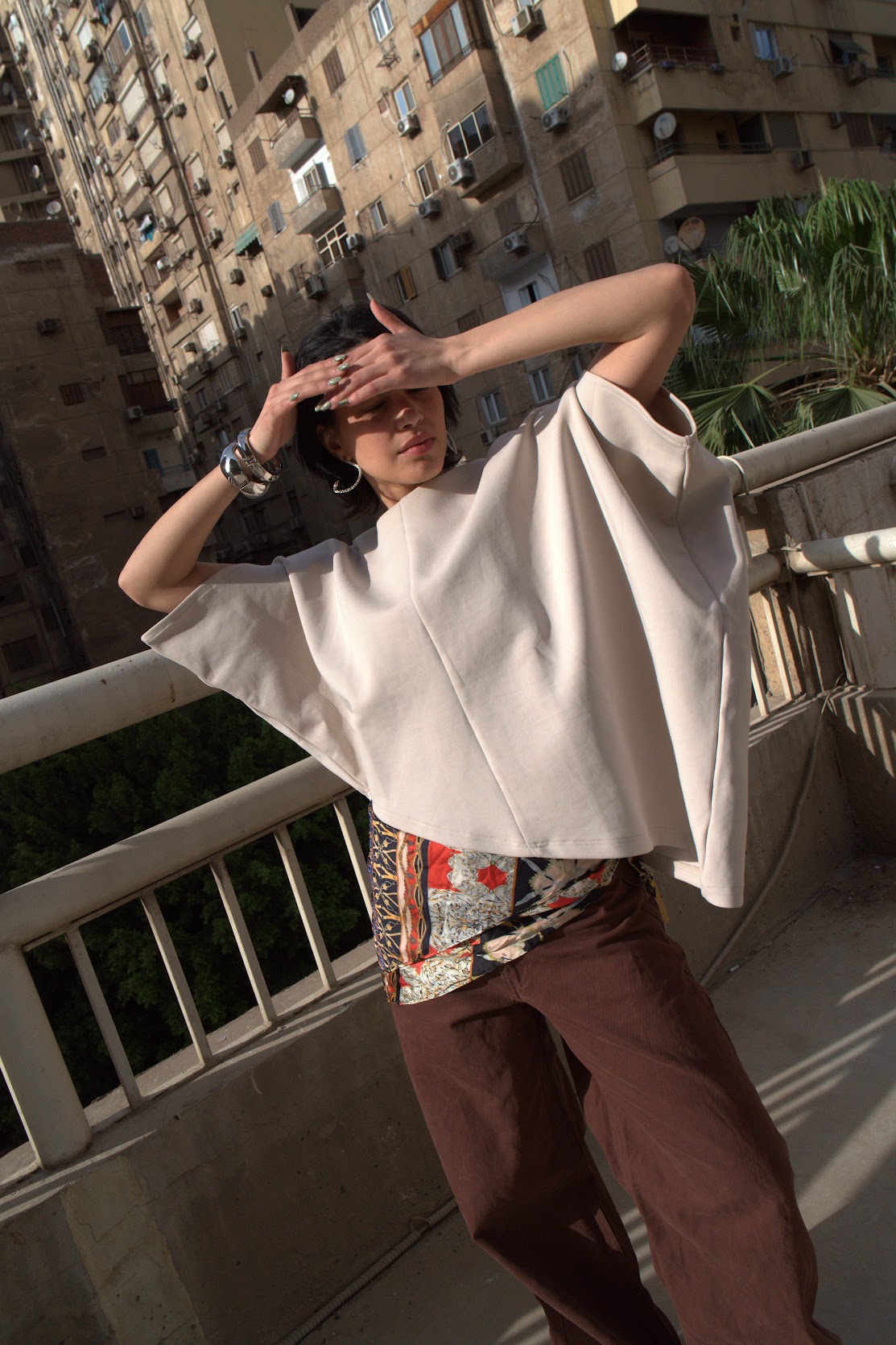 ASYMMETRIC CAPE WHITE TOP