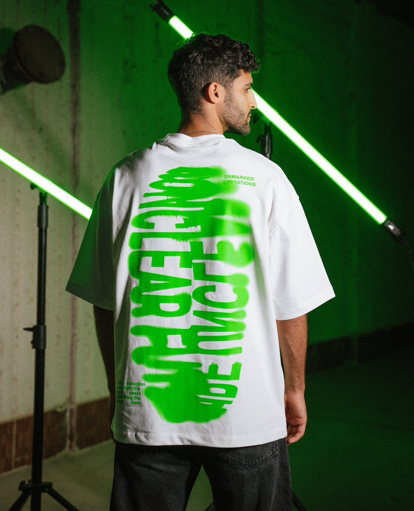 UN MARKED T SHIRT GREEN ON WHITE