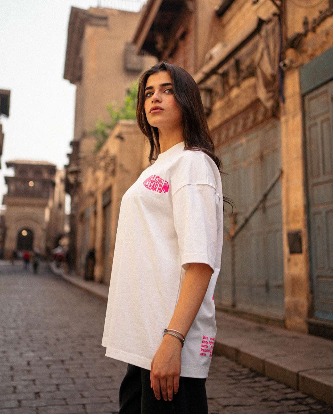 UN MARKED T SHIRT PINK ON WHITE