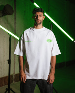 UN MARKED T SHIRT GREEN ON WHITE