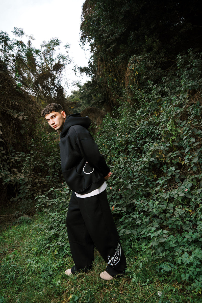 EMBROIDERY HODDIE BLACK