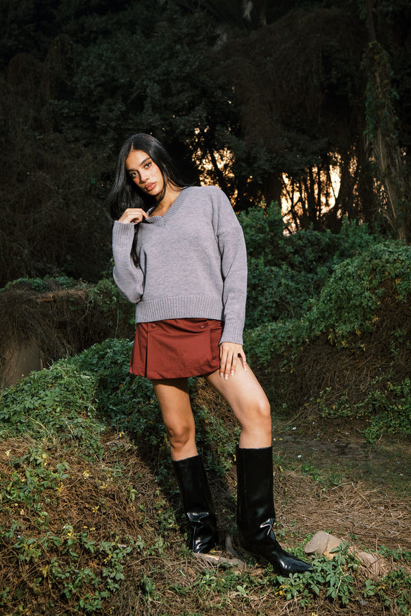 V KNITTED SWEATER GREY