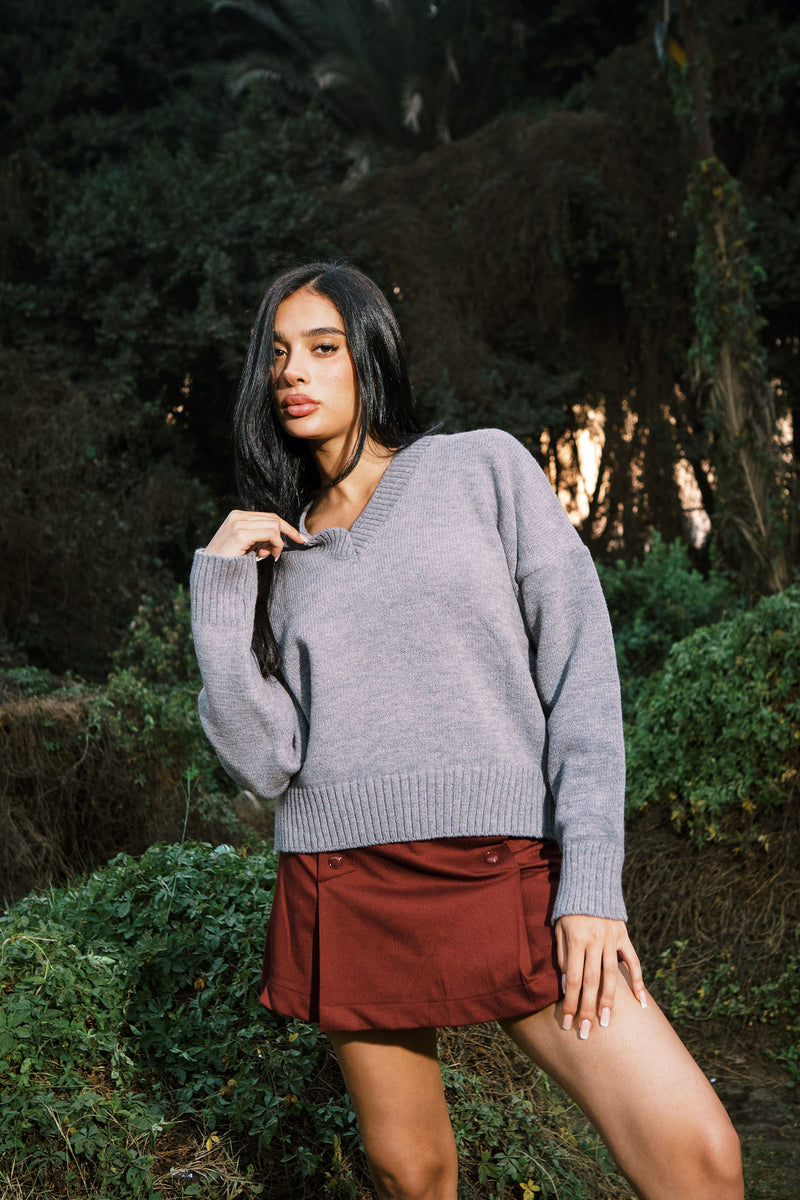 V KNITTED SWEATER GREY