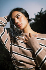 STRIPPED OFF SHOULDER KNITTED TOP BROWN