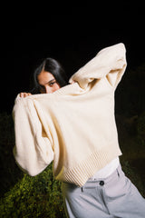 V KNITTED SWEATER BEIGE