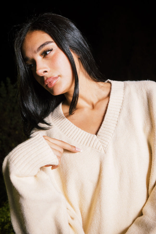 V KNITTED SWEATER BEIGE